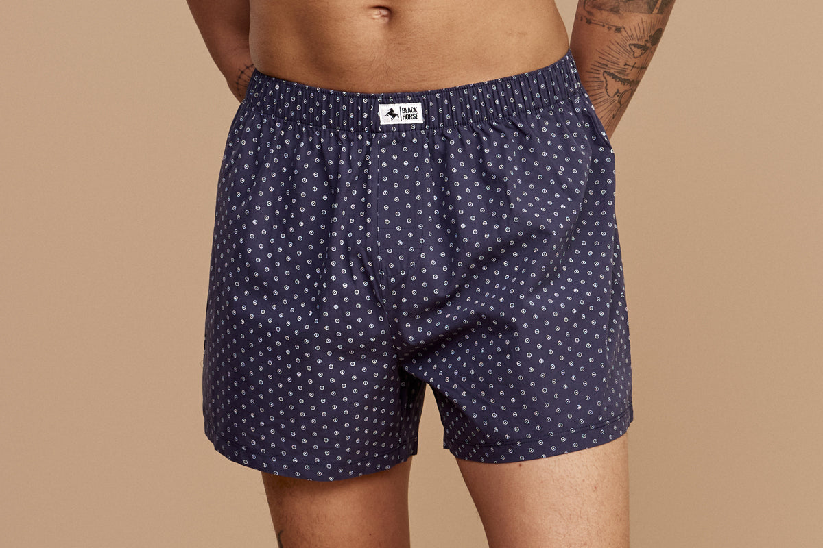 Black Horse bokserishortsit mallin päällä
